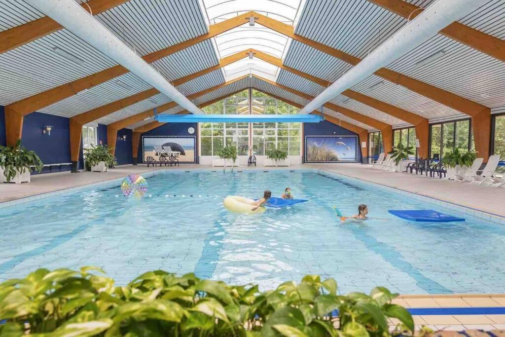 Vakantiehuisje Zeegeluk Vlakbij De Kust Sint Maartensvlotbrug Exterior photo
